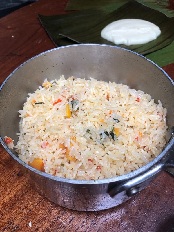 Large pot of arroz arreglado in Costa Rica.