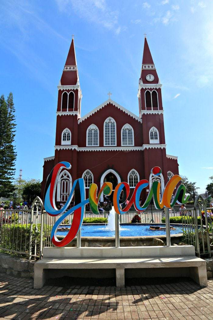 San Jose Costa Rica is the perfect home base for day trips! Our top 25 picks all within a 90-minute drive of the city center. #costarica #familytravel #traveltips #sanjose #daytrip #travel #costarica #puravidamoms